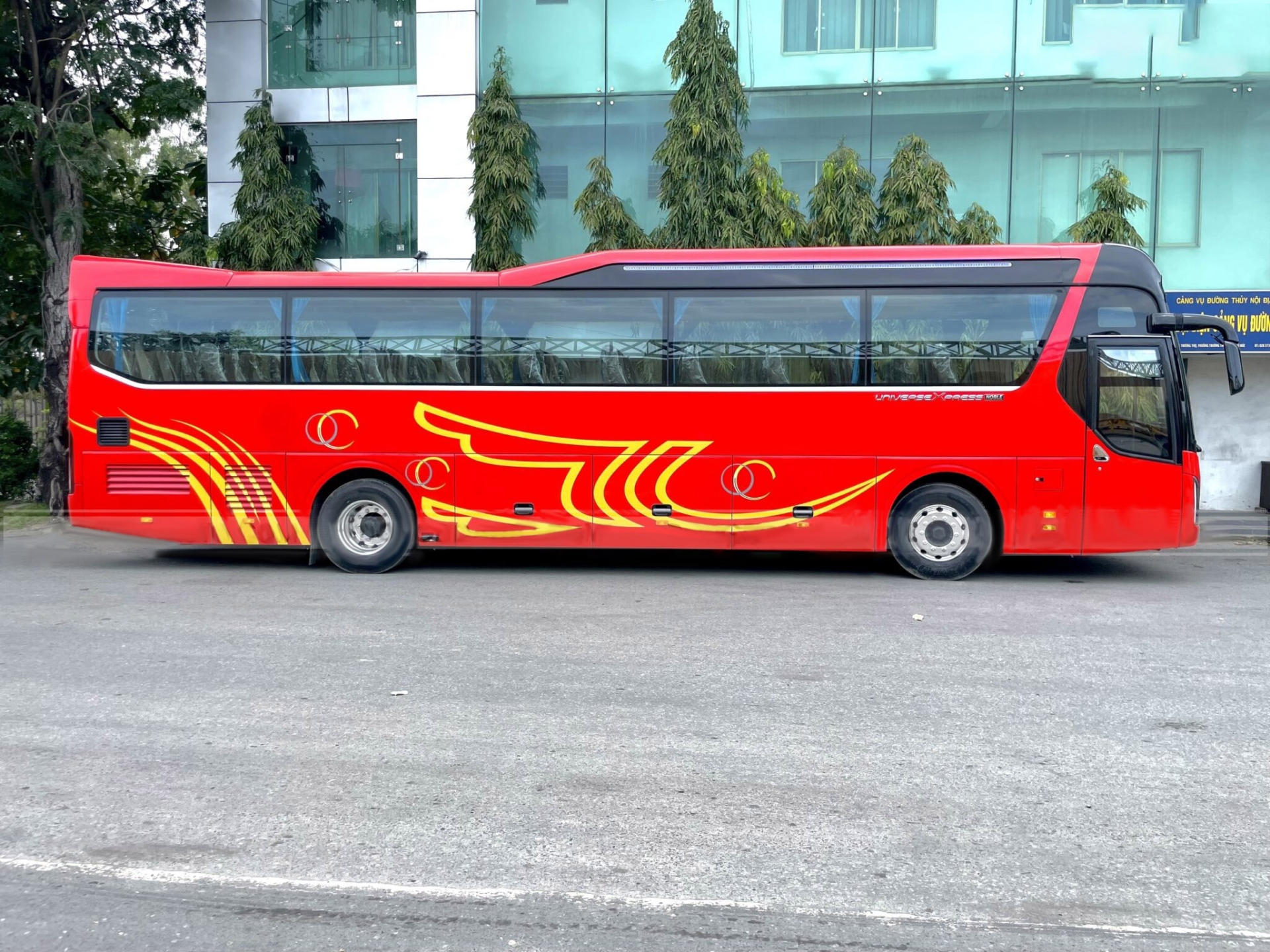 XE TRACOMECO UNIVERSE NOBLE EX 47 CHỖ WEICHAI – 430PS