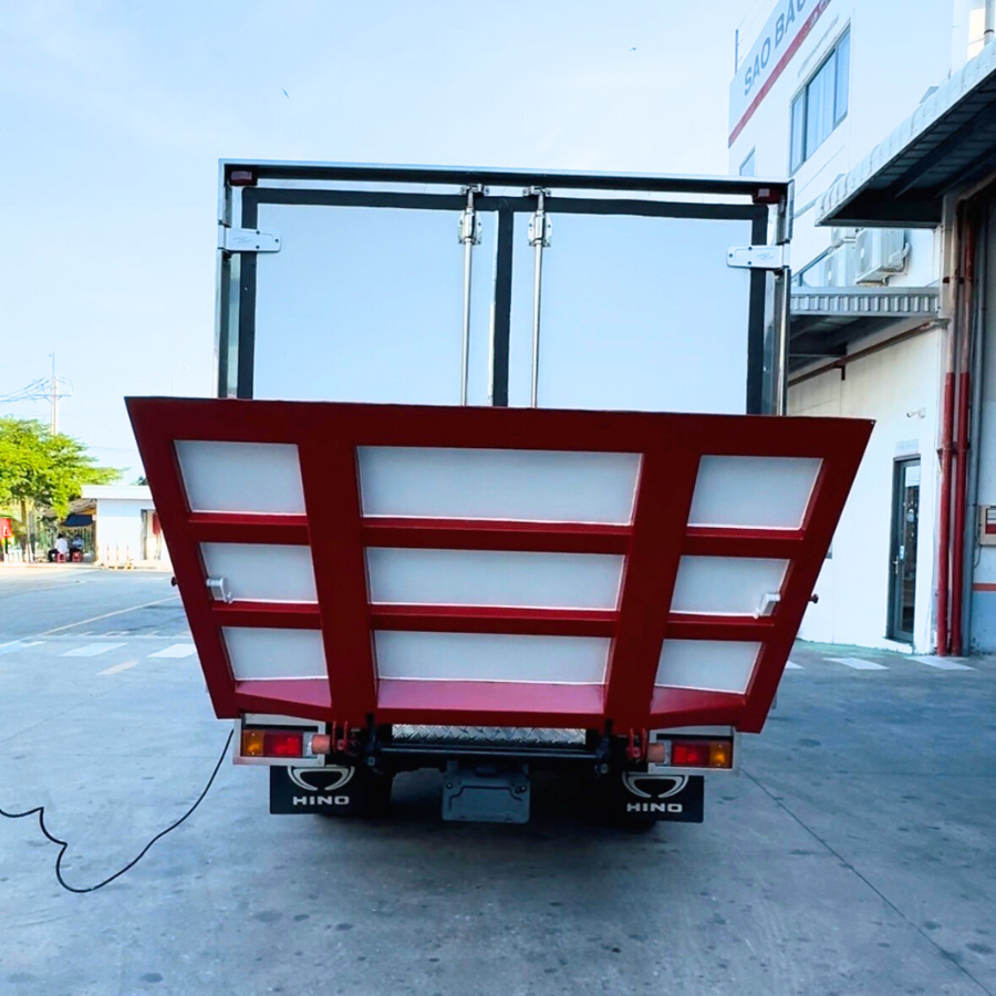 XZU710 - Thùng Kín Bửng Nâng