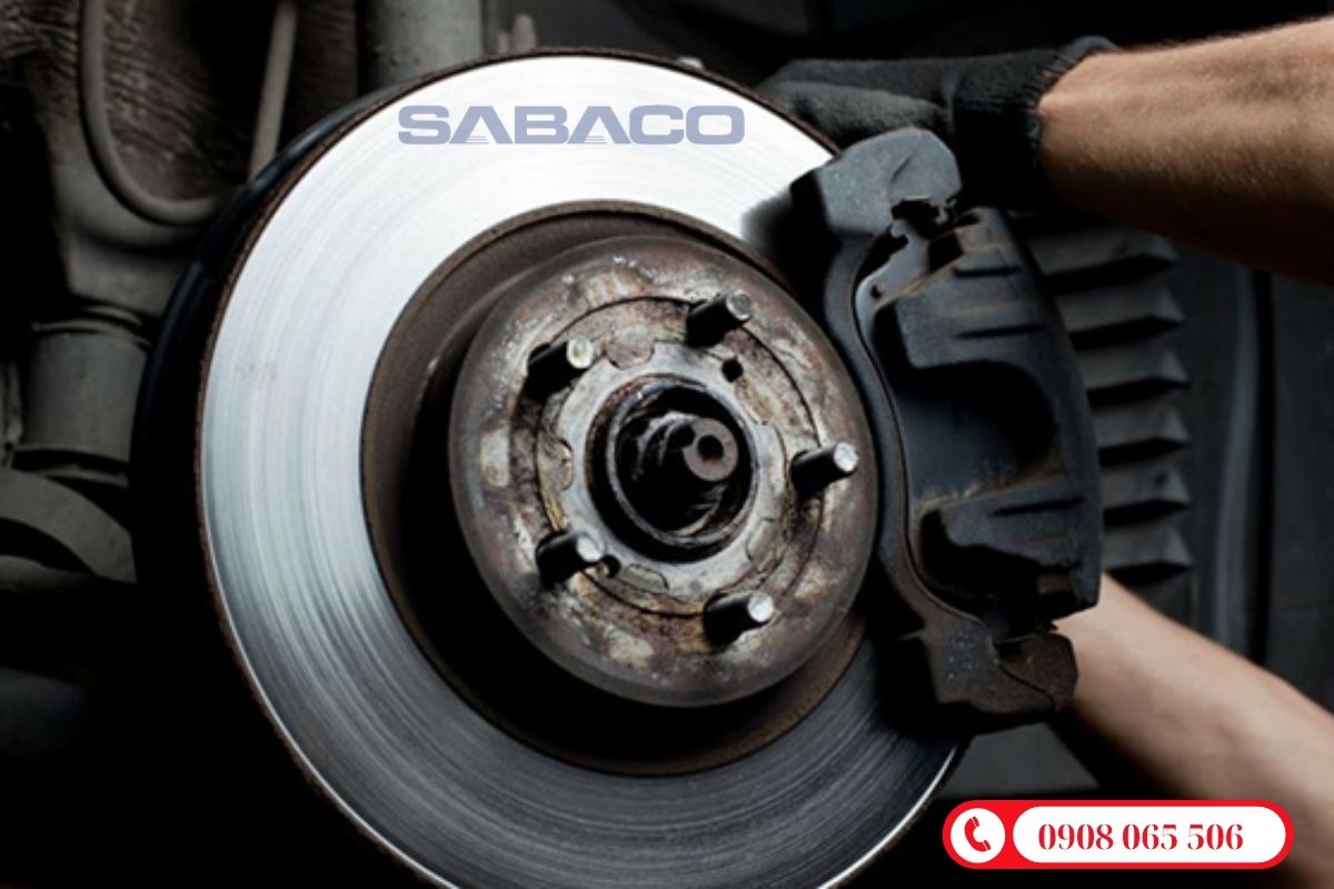 Kiểm tra phanh xe tải Hino