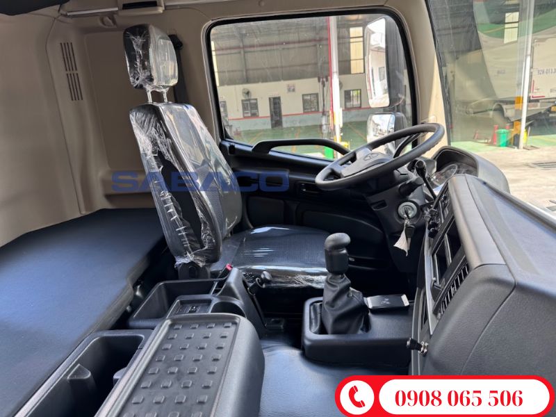 nội thất đầu kéo hino series 700