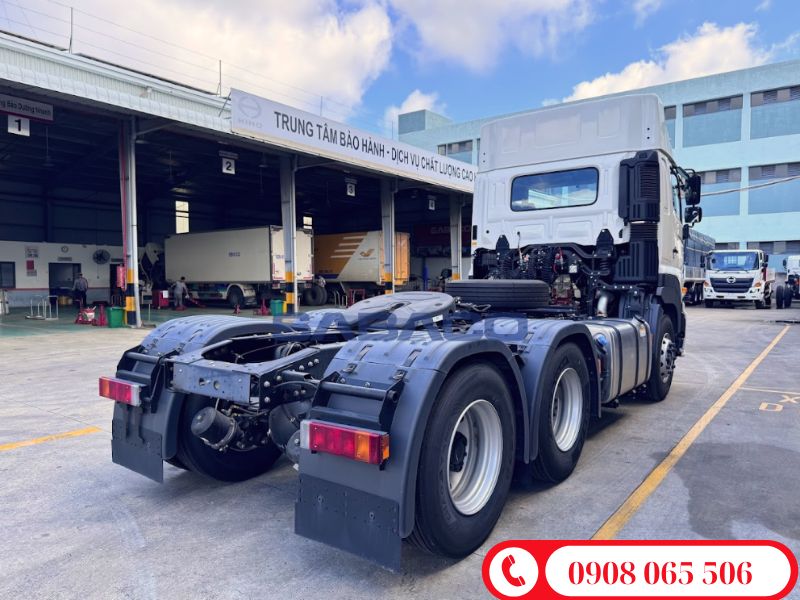 ngoại thất đầu kéo hino series 700