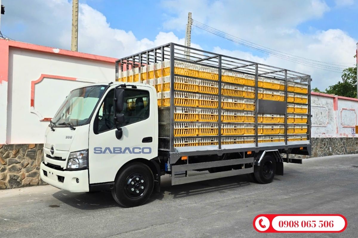 đóng thùng Hino chở gia cầm