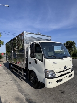 Xe tải Hino Series 300 XZU650-NEW thùng kín inox