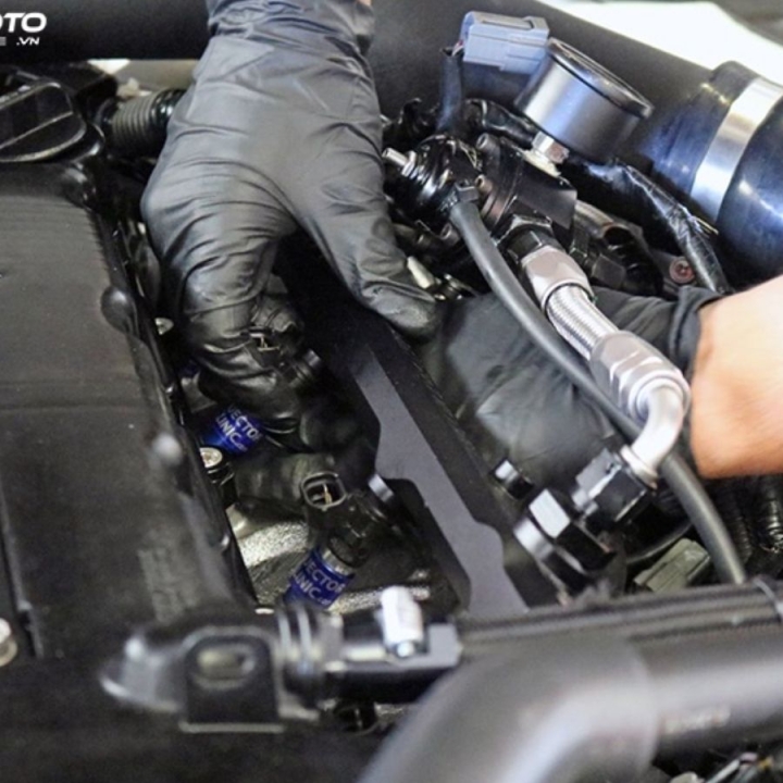 Khi nào cần vệ sinh kim phun Hino để xe tải vận hành ổn định