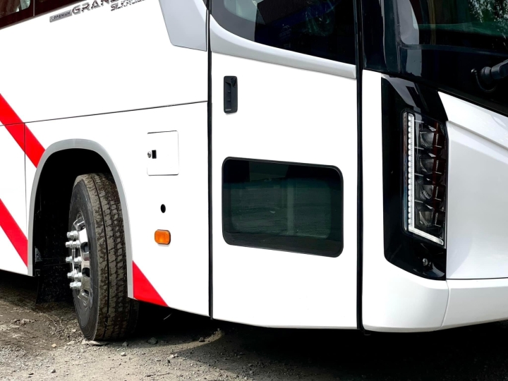 XE TRACOMECO KIA GRANBIRD 47 CHỖ HYUNDAI D6CC - 425PS