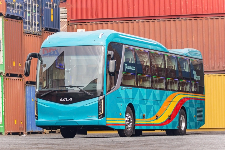 XE TRACOMECO KIA GRANBIRD 47 CHỖ HYUNDAI D6CC - 425PS
