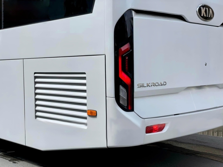 XE TRACOMECO KIA GRANBIRD 47 CHỖ HYUNDAI D6CC - 425PS